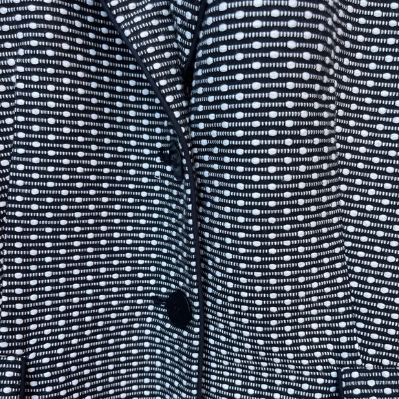 🖤NWOT Talbots size 12 black/white blazer. Stunning jacket. A closet staple! - Picture 3 of 11